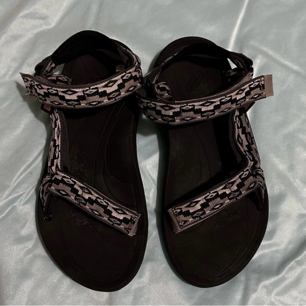 Teva Brand Women’s Sandals Size 8